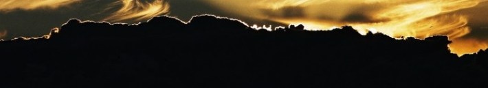 Noir nuage a frange d'or